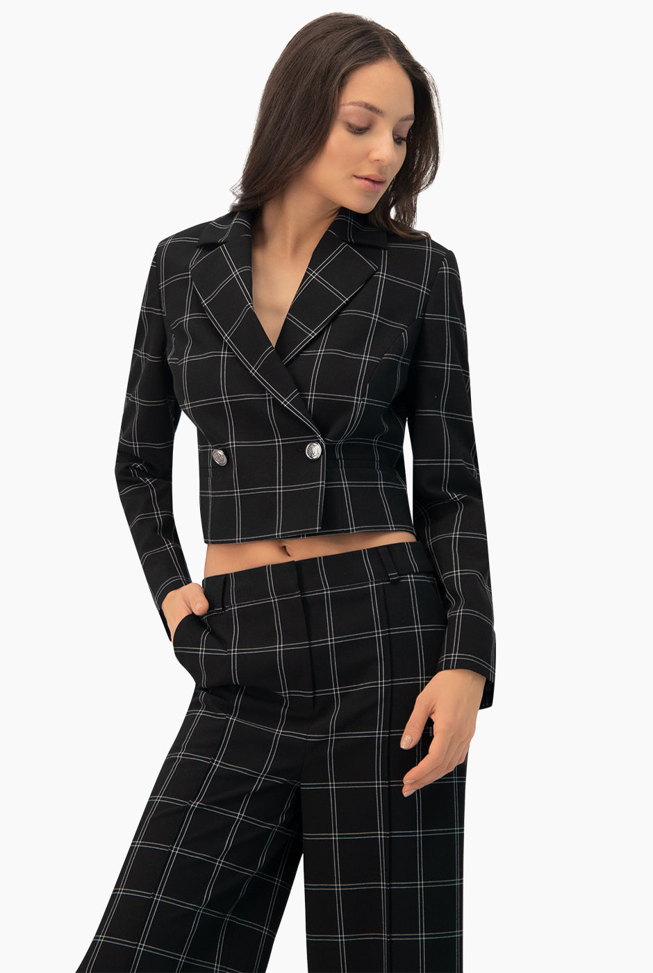 Saco corto negro con estampado de rayas y botones frontales