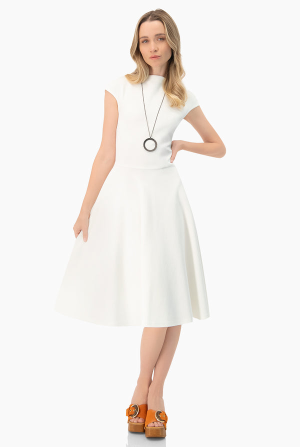 Vestido midi de cuello redondo