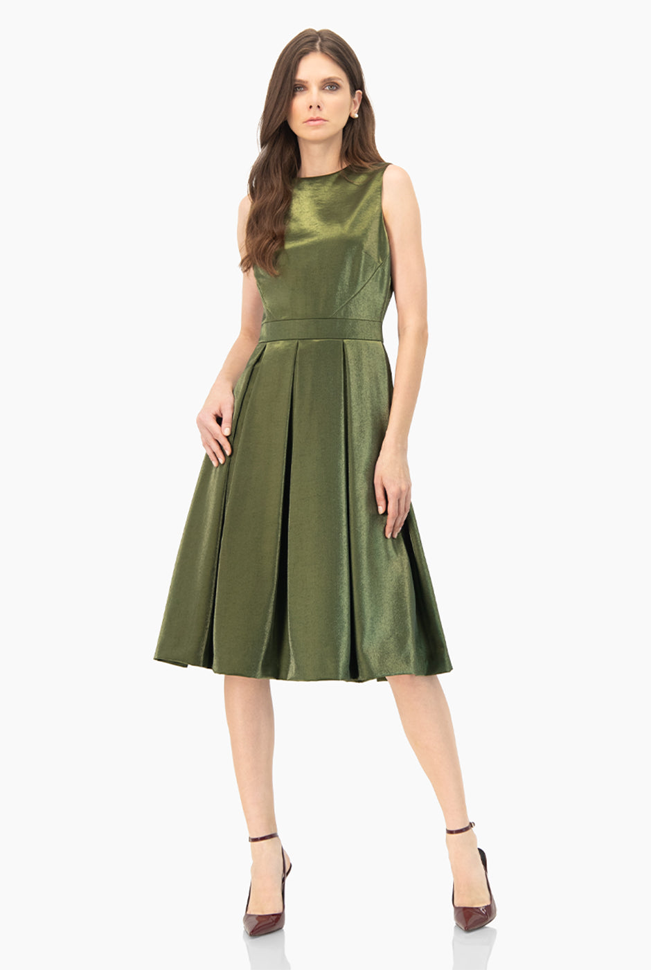 Vestido línea A verde olivo sin mangas con escote redondo