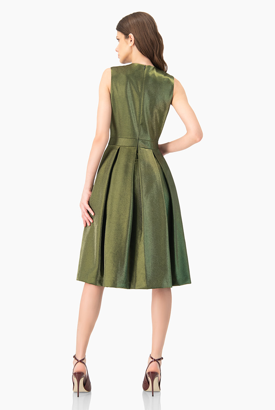 Vestido línea A verde olivo sin mangas con escote redondo