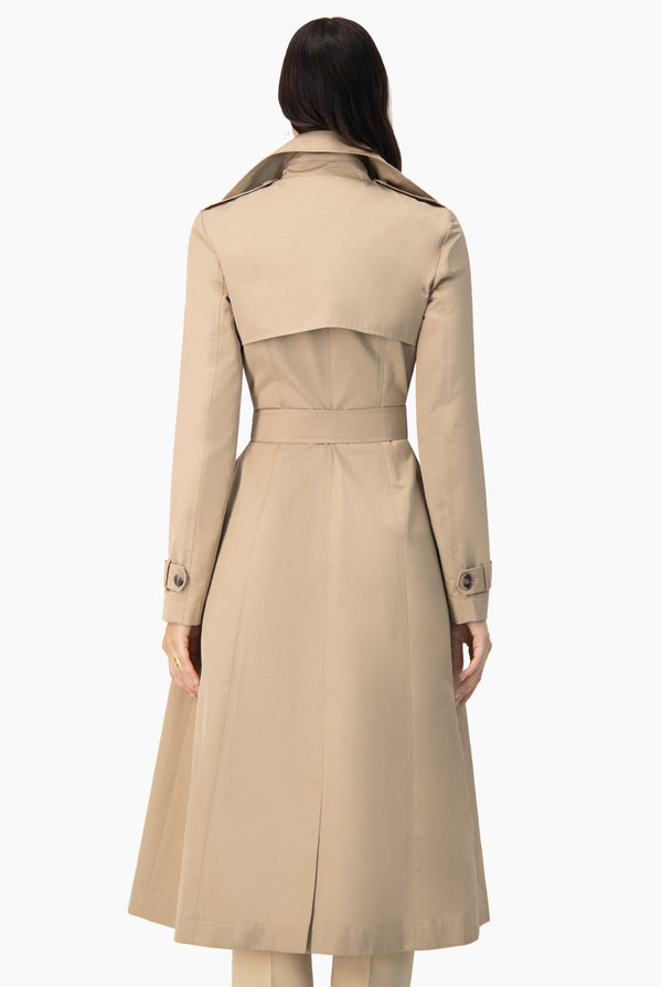 Gabardina larga con botones y cinturon