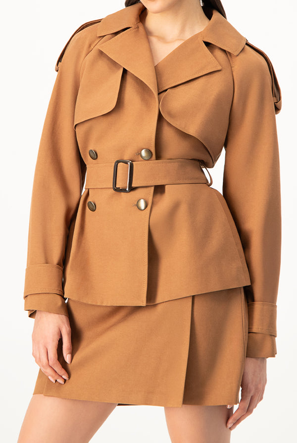 Trench cruzado corto