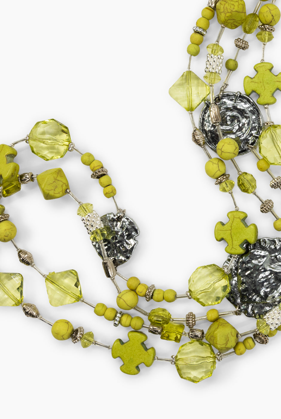 Collar Silver Green con cuentas mixtas y piezas metálicas