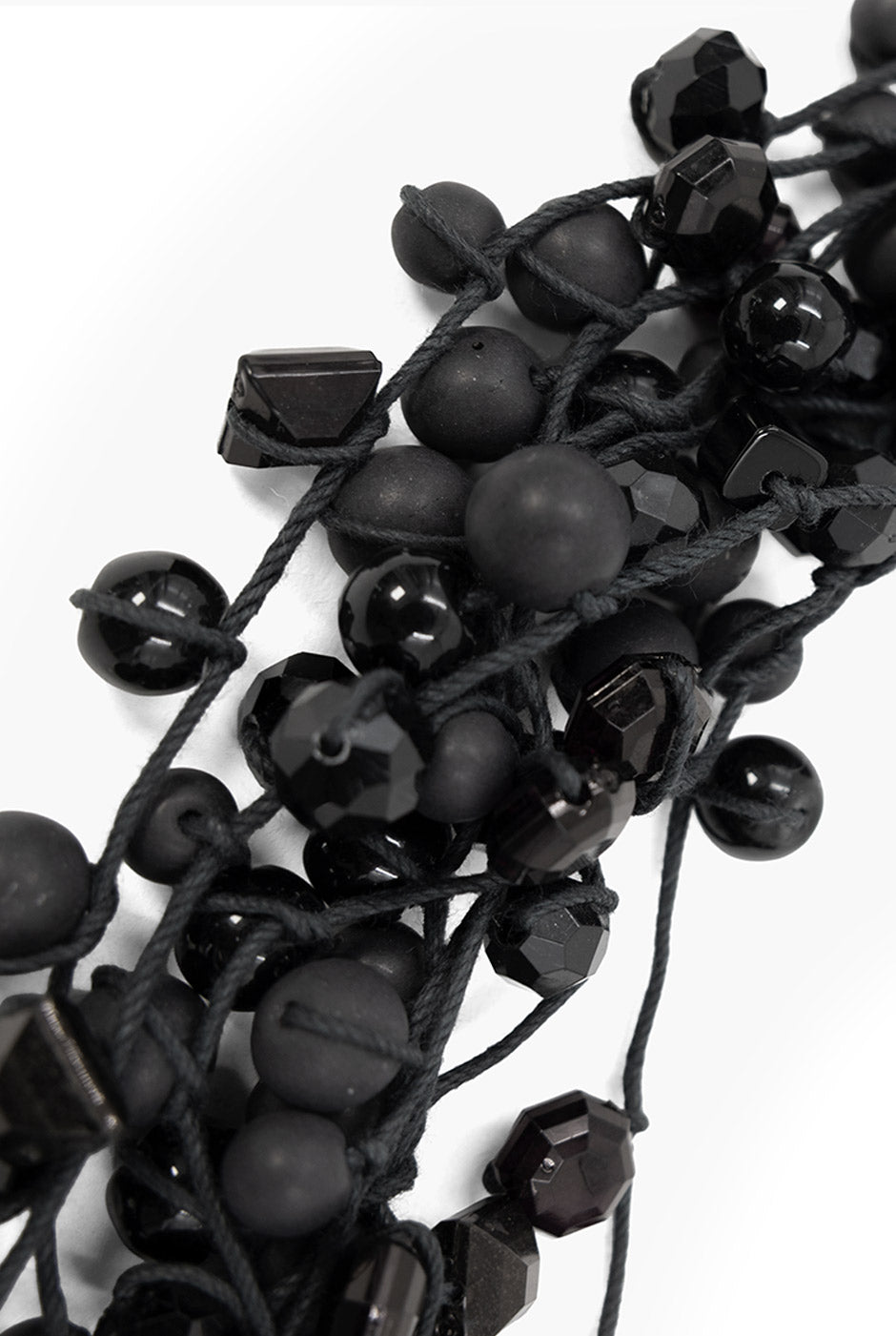 Collar Duo Black en capas con cuentas y cadena ajustable