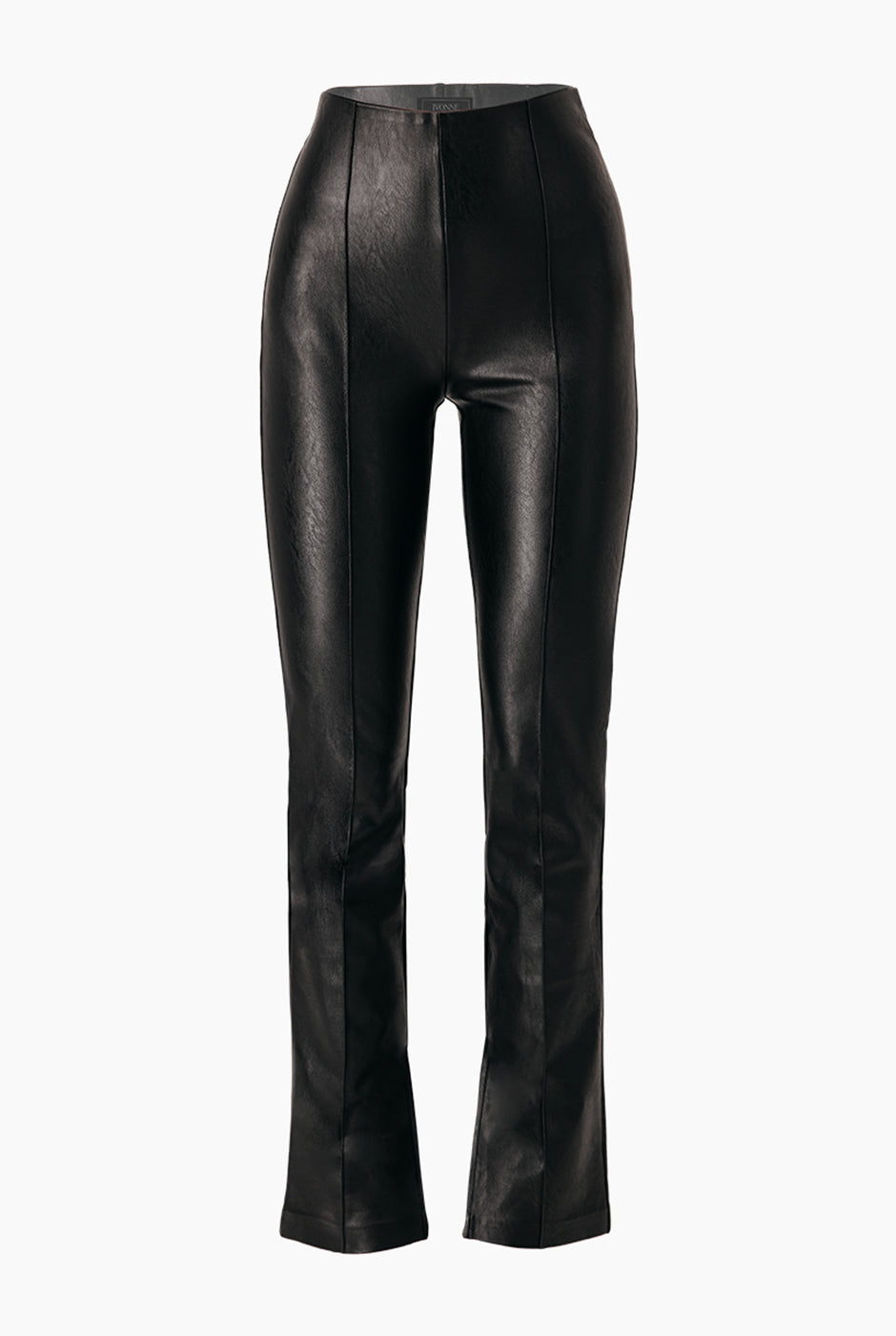 Pantalón negro de ecopiel con tiro alto y abertura en ruedos